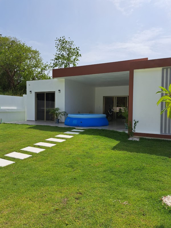 casas - Encanto de casa 🏠 en sosua con  patio super grande y hermoso a 5 minutos playa