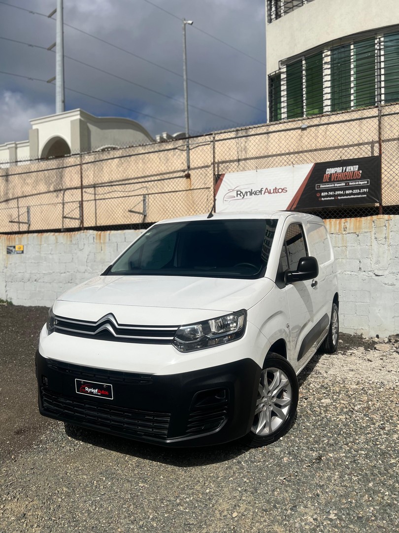 jeepetas y camionetas - Citroen Berlingo Carga 2021 1