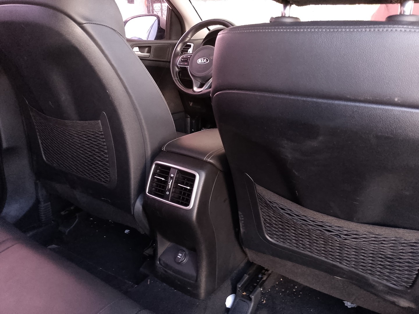 jeepetas y camionetas - KIA SPORTAGE 2019 BLANCODESDE: RD$1,050,100 4