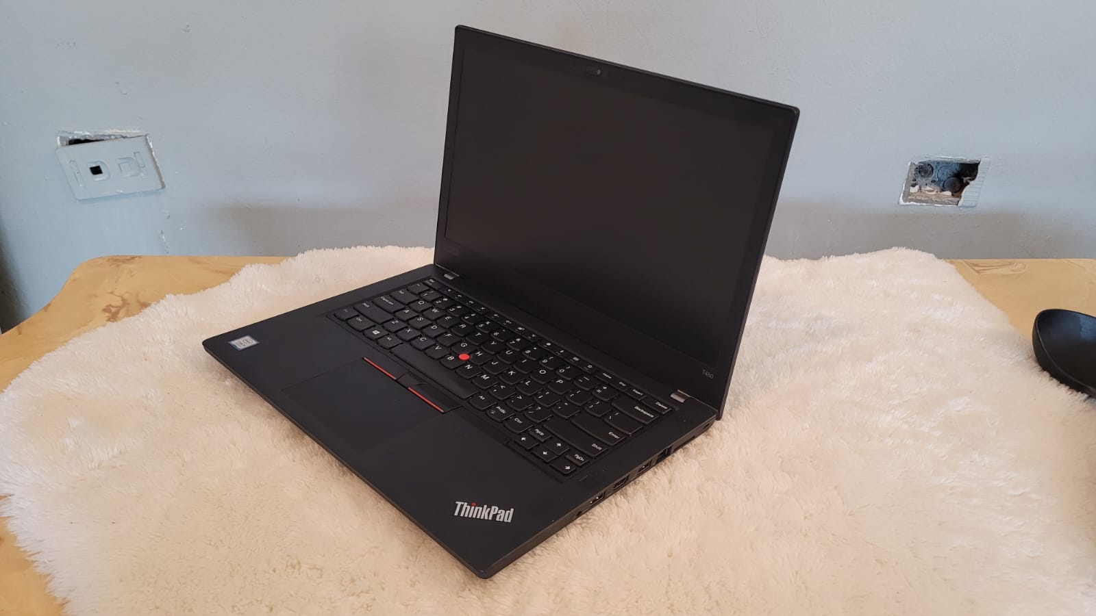 computadoras y laptops - Laptop Lenovo Thinkpad Core i5 8th 8gb 500 HDD  1