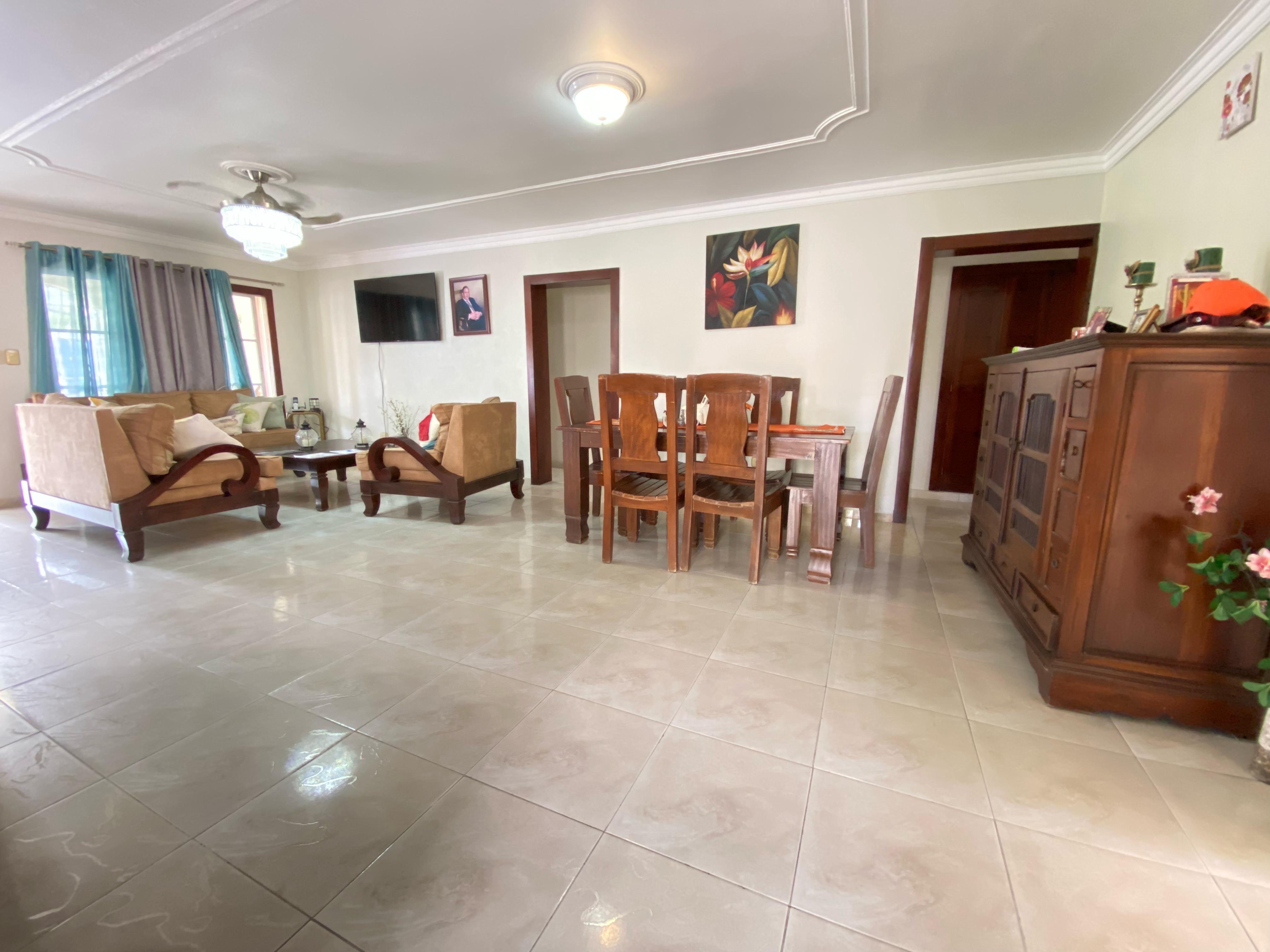 casas - Venta de amplia casa ubicada en SDO (las Caobas) 5