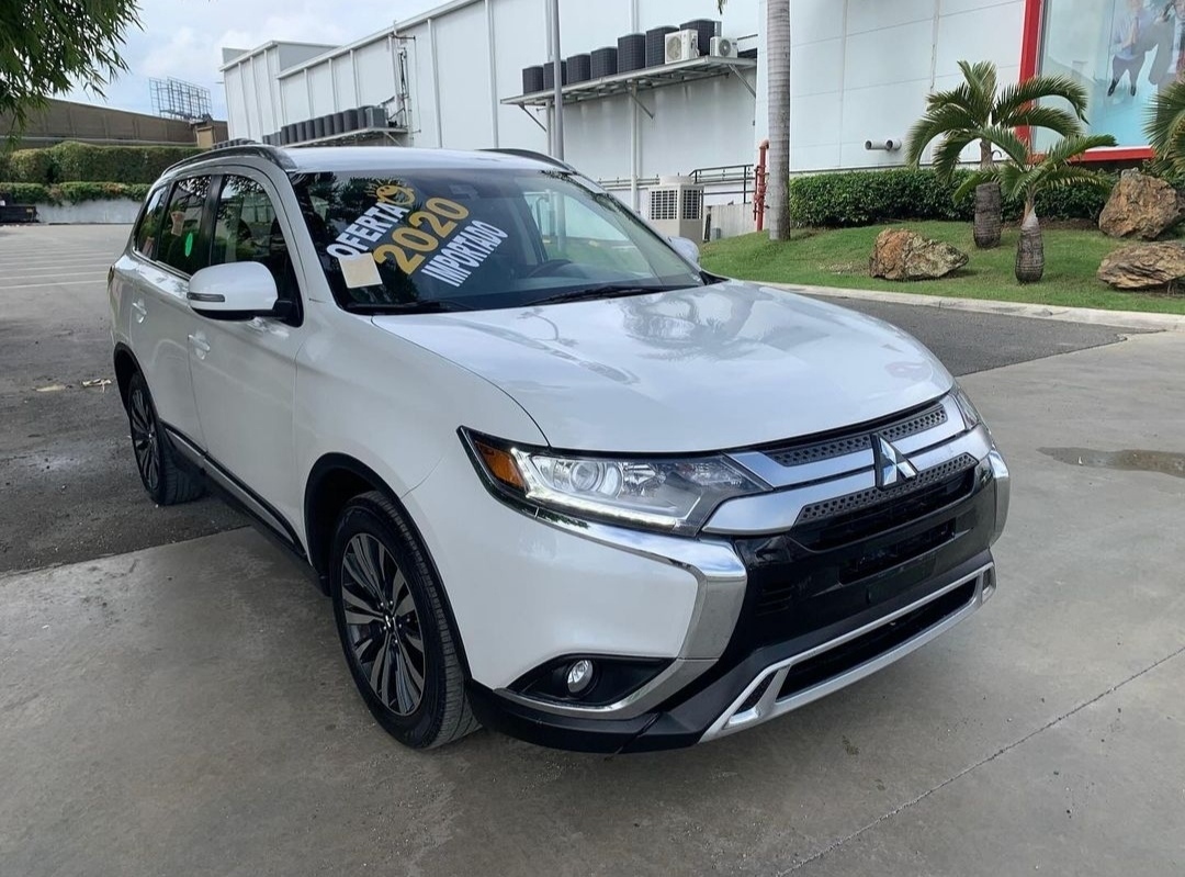 jeepetas y camionetas - 2020 Mitsubishi Outlander SEL  1