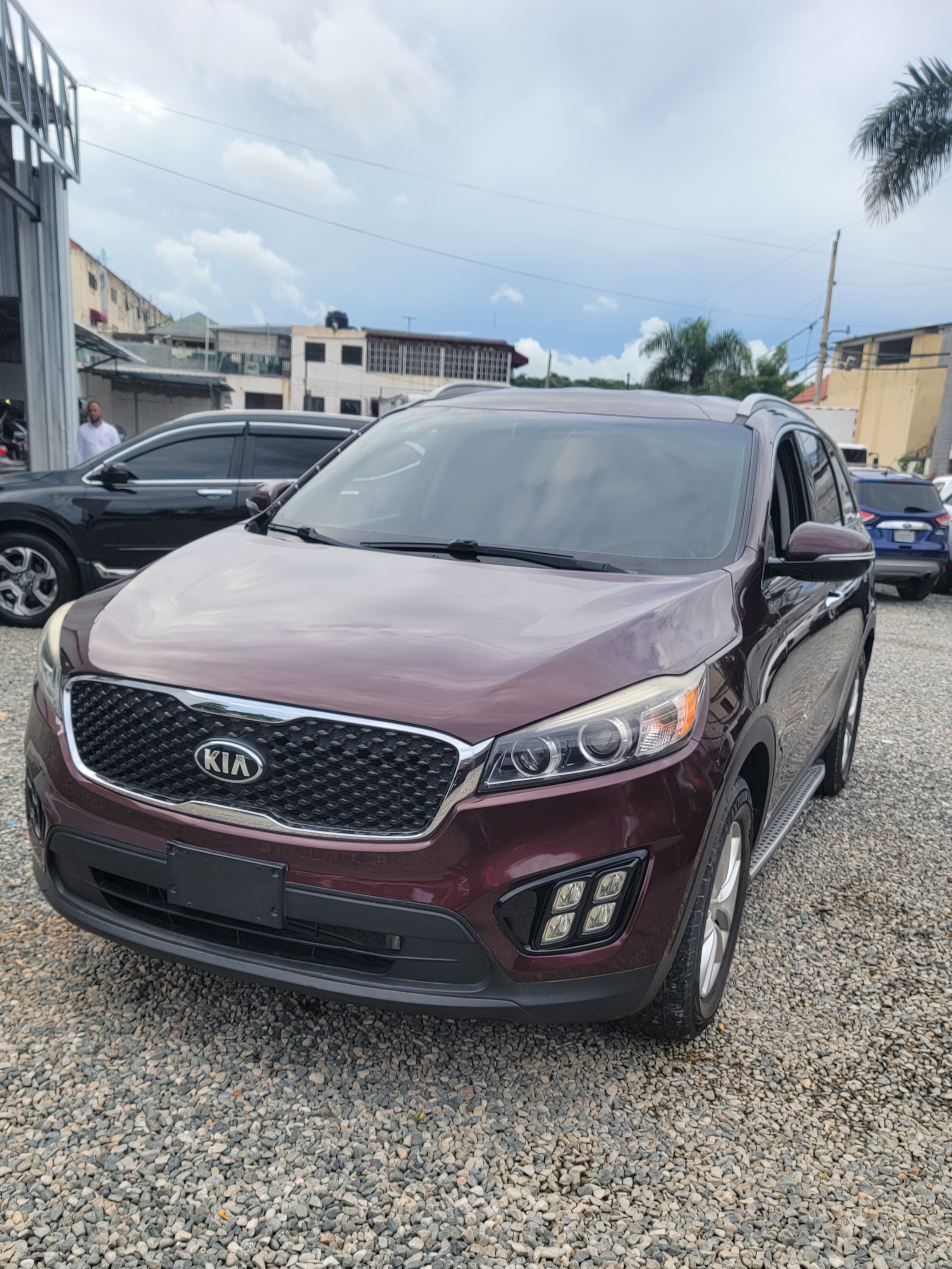 jeepetas y camionetas - KIA SORENTO  V4. TRES FILAS 2017  0