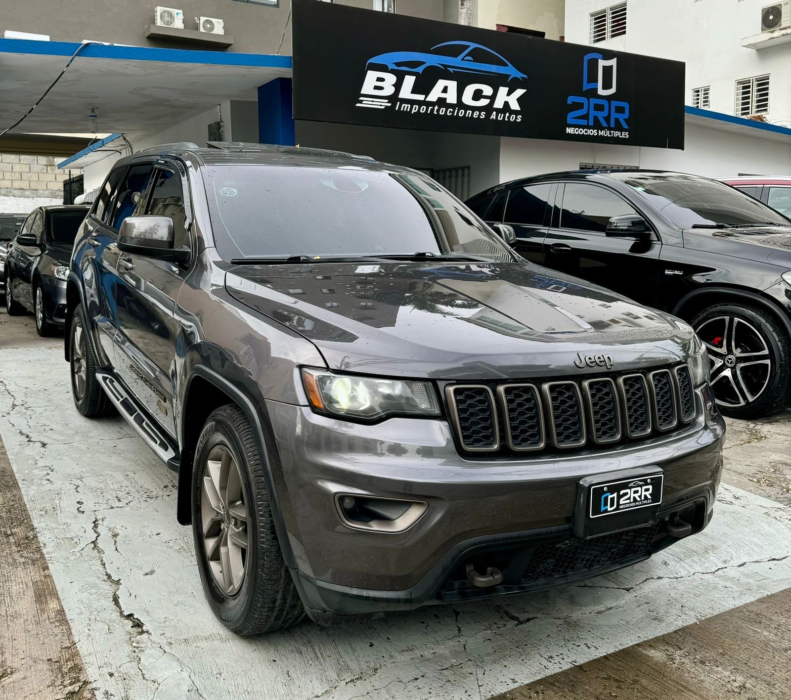 jeepetas y camionetas - Jeep Grand Cherokee Laredo 2016 2