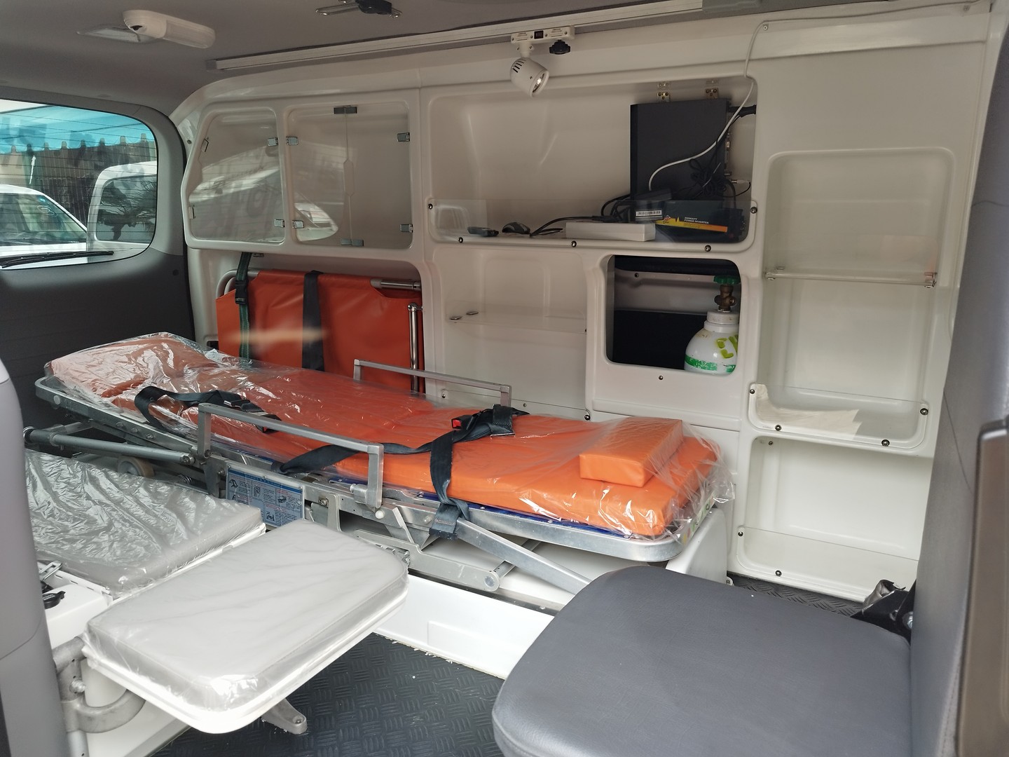 jeepetas y camionetas - 2014 Hyundai Starex Ambulancia  7