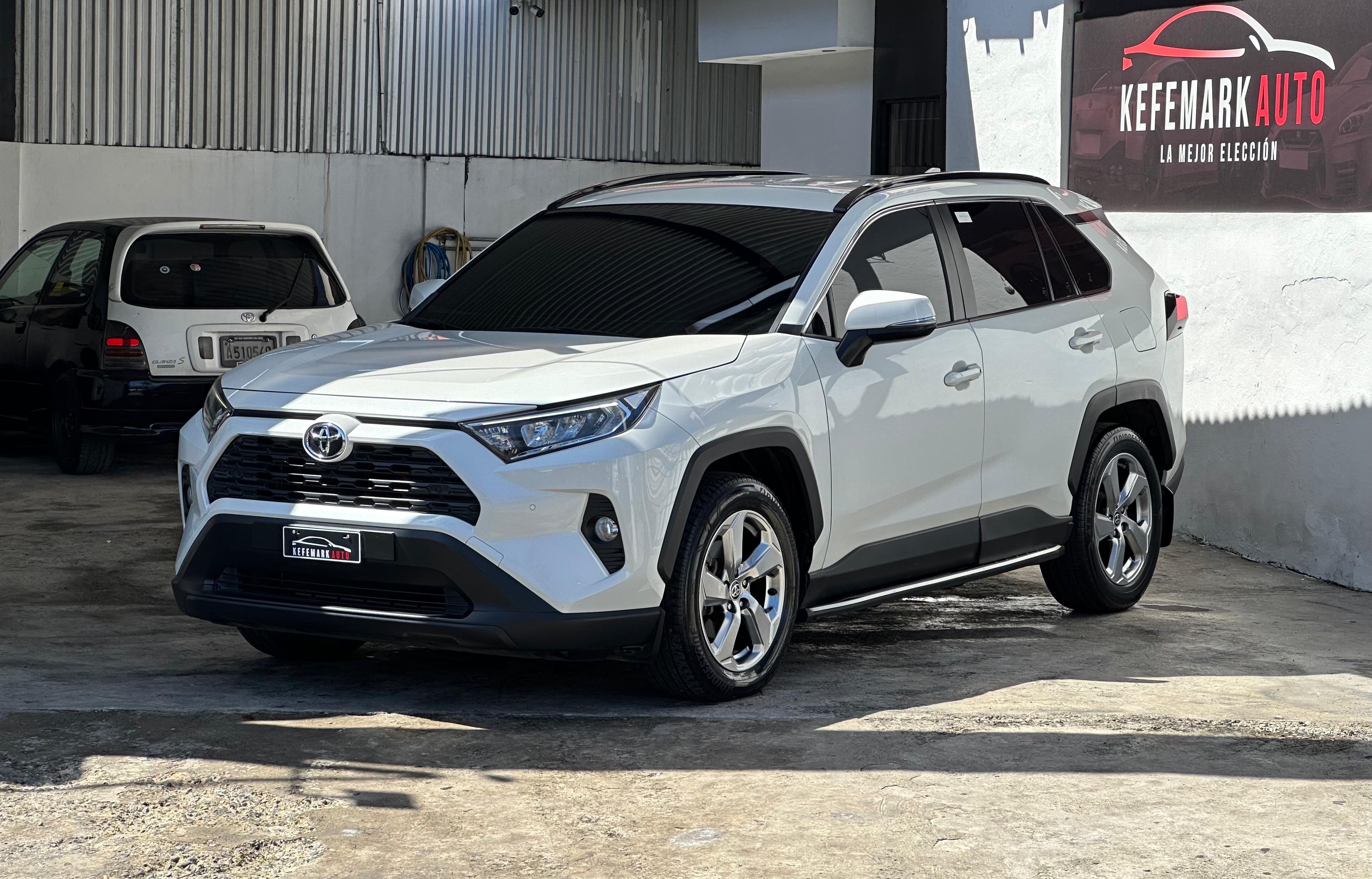 jeepetas y camionetas - Toyota Rav4 Full 4x2 2020 2