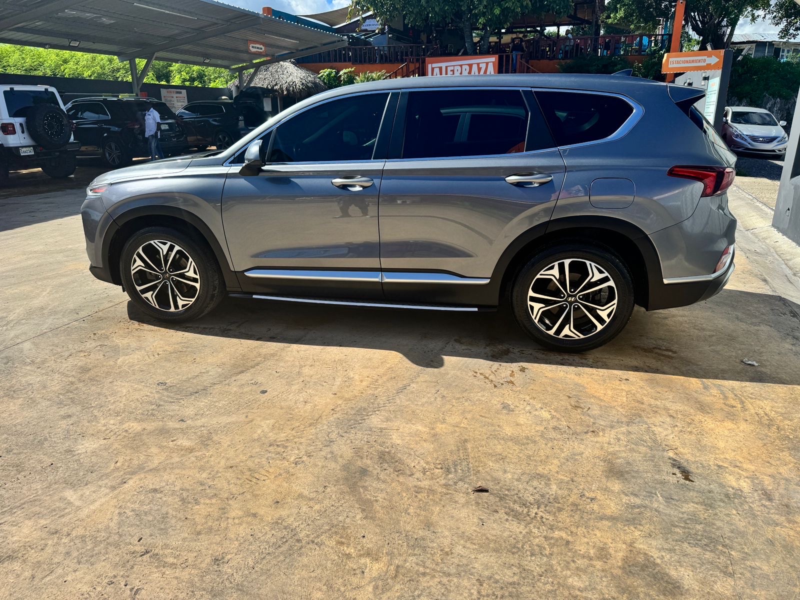 jeepetas y camionetas - SE VENDE HYUNDAI SANTA FE SE, COLOR GRIS, AÑO 2019, AMERICANA. 3