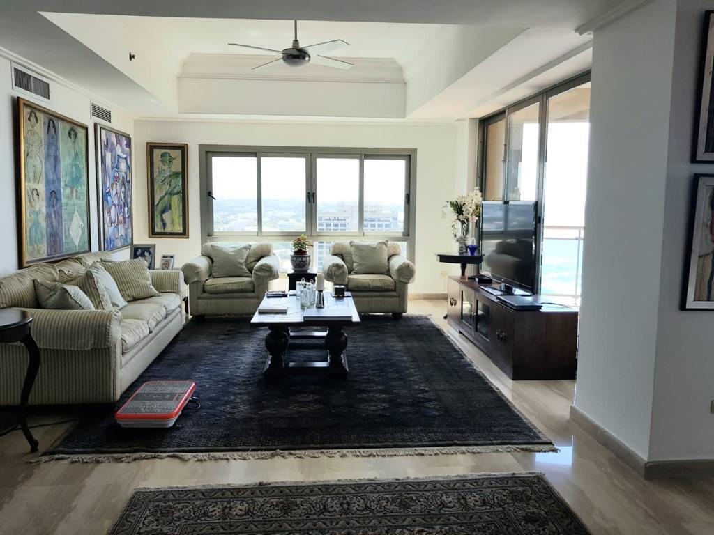 apartamentos - Vendo apto en malecón Center piso alto  0