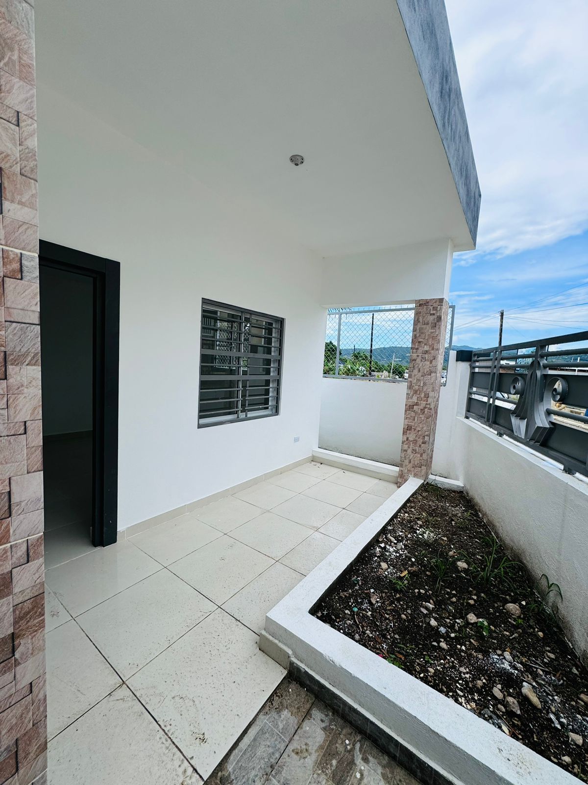 casas - MODERNA CASA EN VENTA EN LAS COLINAS DE GURABO. 2