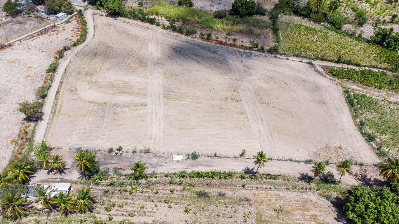 solares y terrenos - Vendo Terreno en Azua 26,500 metros  1