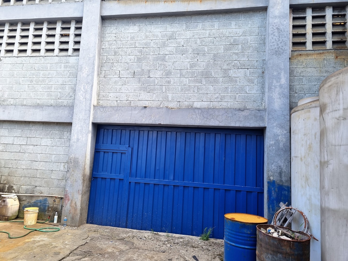 oficinas y locales comerciales - Alquiler Nave industrial de doble altura en block reforzado en Manoguayabo 6
