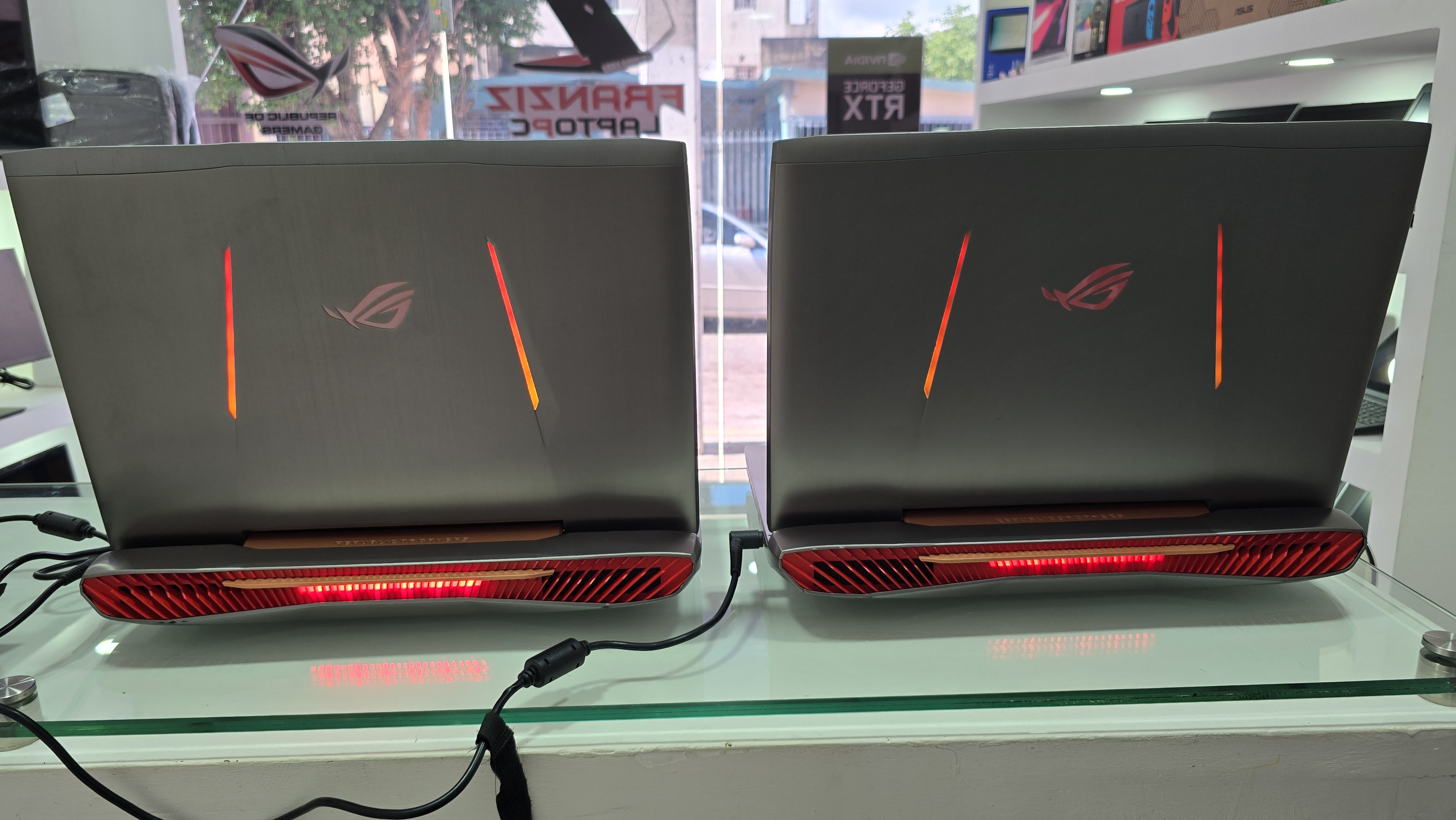 computadoras y laptops - Asus ROG Core i7 2.7ghz Ram 32gb ddr4 Disco 256gb SSD Y 1tb Nvidea Gtx 1070 8gb 1