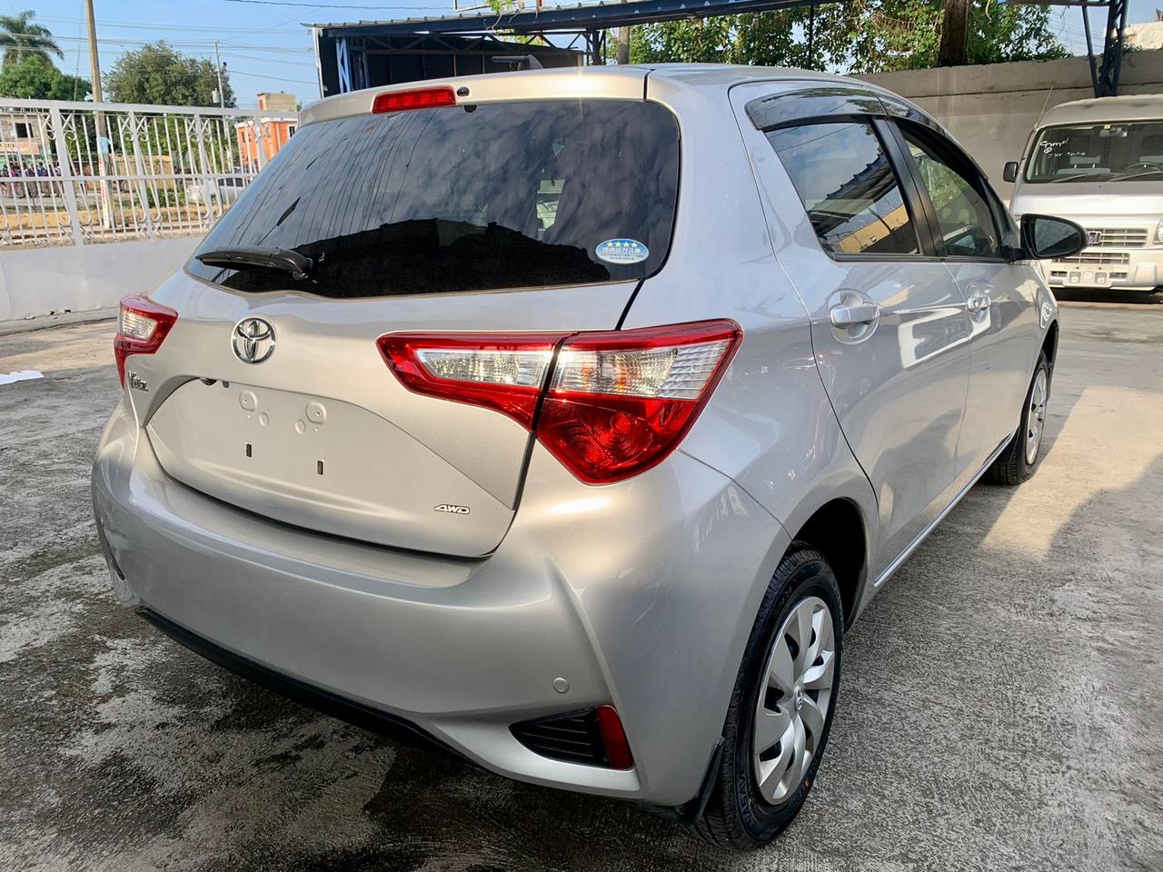 carros - Toyota Vitz 2018 9