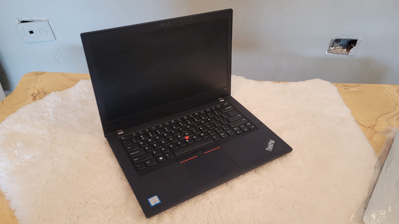 computadoras y laptops - Laptop Lenovo Thinkpad Core i5 8th 8gb 500 HDD  2