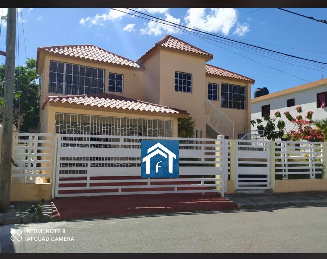 casas - Casa en venta en el Centro de Higuey 3