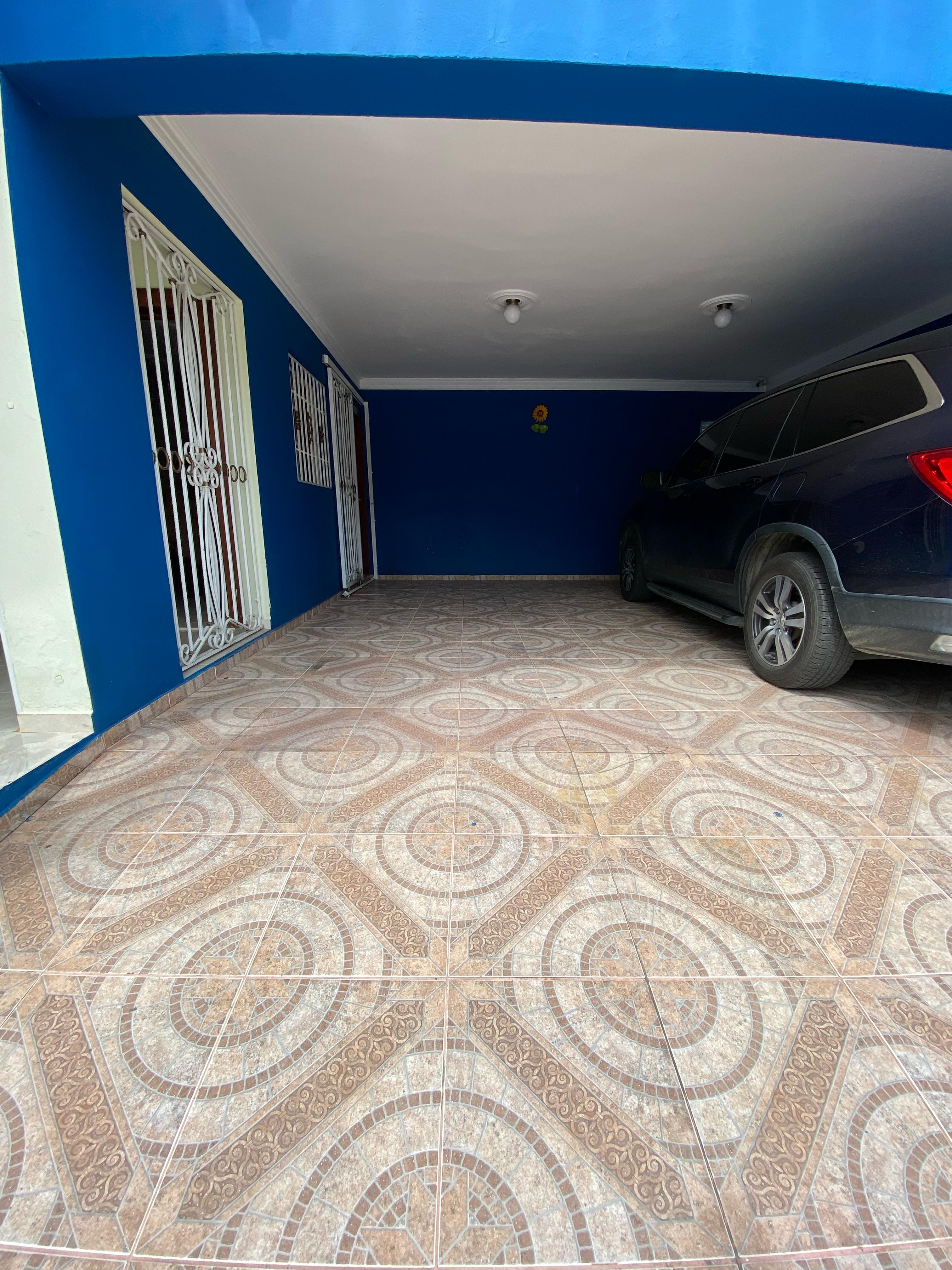 casas - Venta de amplia casa ubicada en SDO (las Caobas) 6