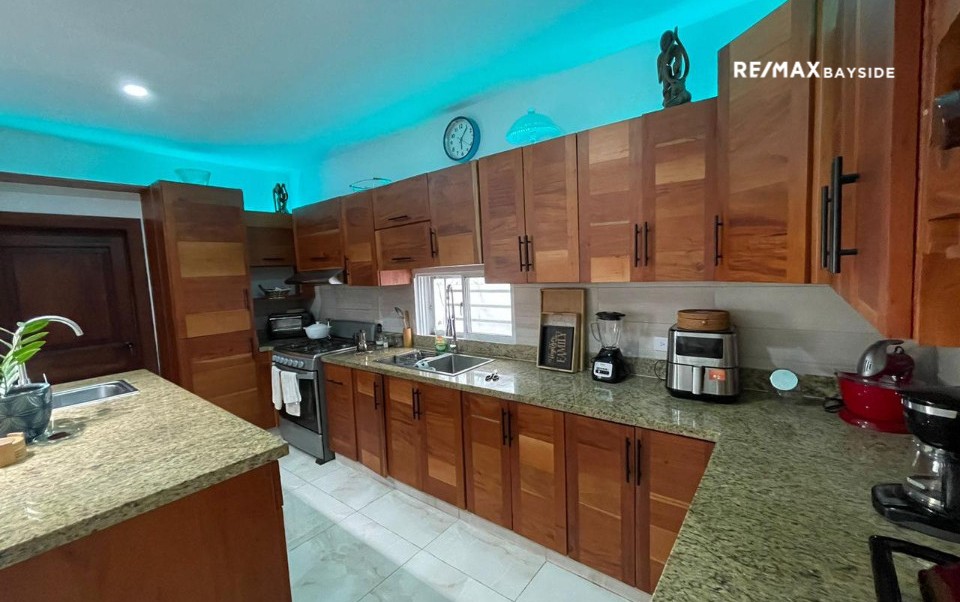 casas - Venta de Casa Familiar en los Vinchos 6