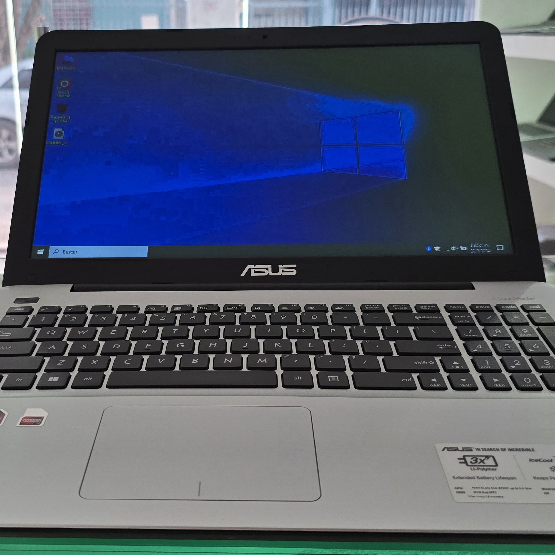 computadoras y laptops - laptop Asus 17 Pulg a10 Quad Core Ram 12gb Disco Solido Video 6gb