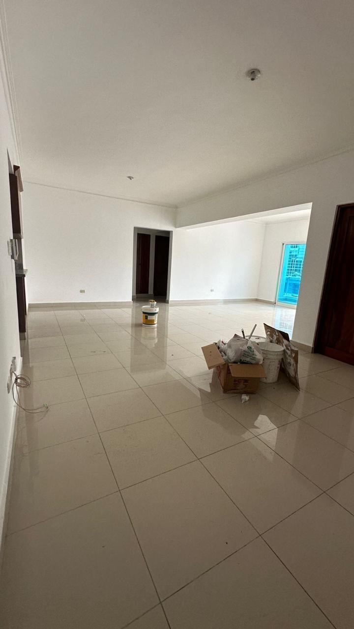 apartamentos - hermoso apartamento en zona tranquila Evaristo Morales  1