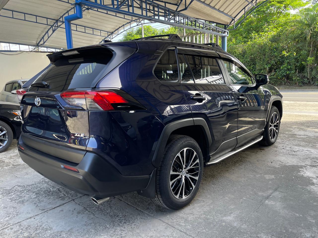 jeepetas y camionetas - 2019 Toyota Rav4 XLE Premium 60 Mil Millas  7