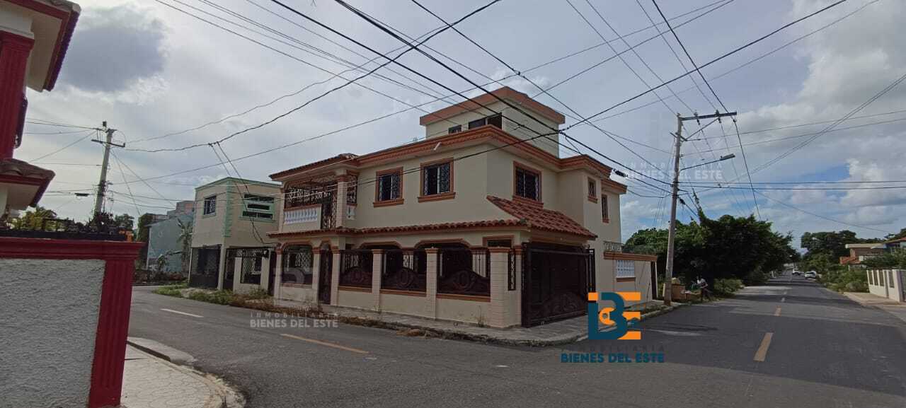 casas - Se Alquila Casa GRANDE en Residencial Naime 2