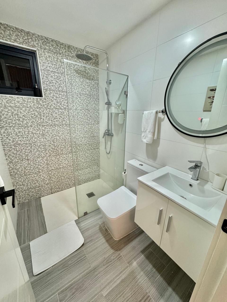 apartamentos - VENDO APTO AMUEBLADO ,EVARISTO MORALES, 1 HAB, BALCÓN PISCINA , US 155,000 7