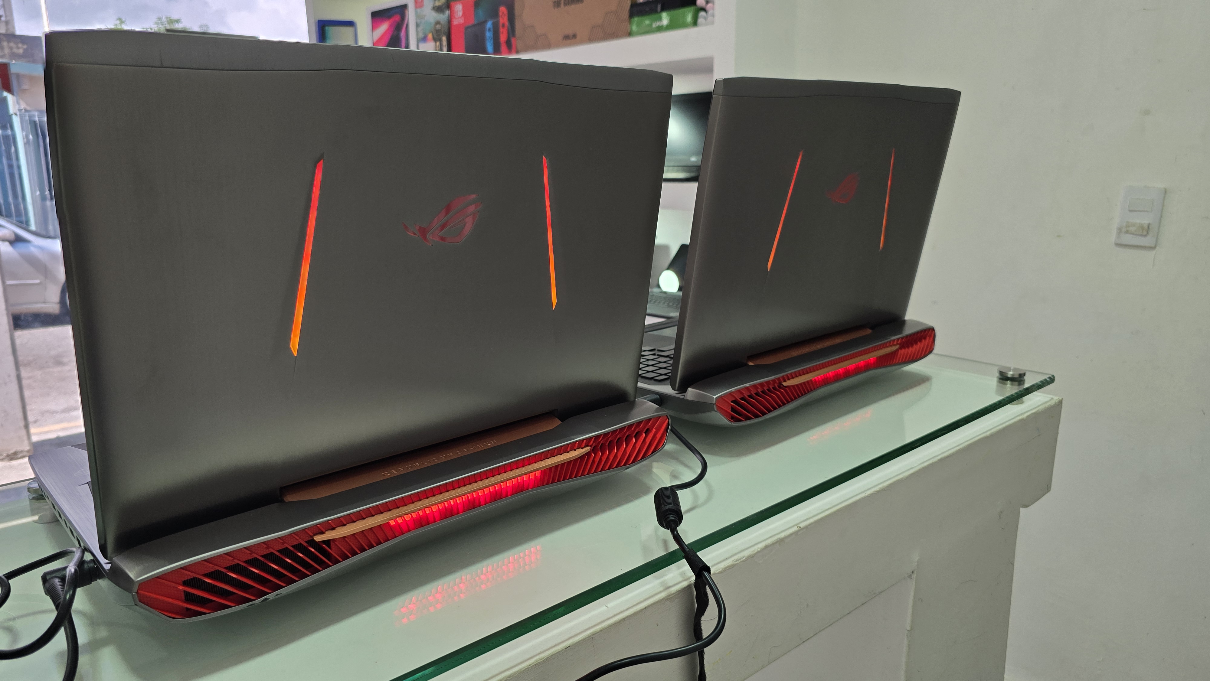 computadoras y laptops - Asus ROG Core i7 2.7ghz Ram 32gb ddr4 Disco 256gb SSD Y 1tb Nvidea Gtx 1070 8gb 2