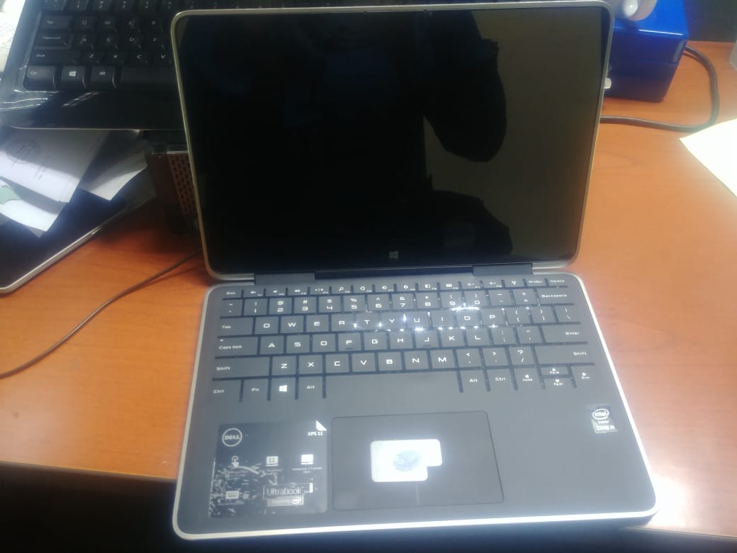 computadoras y laptops - Dell XPS 11 Laptop/Tablet i5-4210Y 1.5GHz 4GB Ram 120GB Ssd Pantalla Táctil 