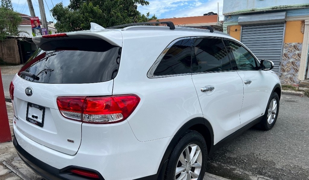 jeepetas y camionetas -  Kia Sorento 3 Filas 4x4 60 Mil Millas  2