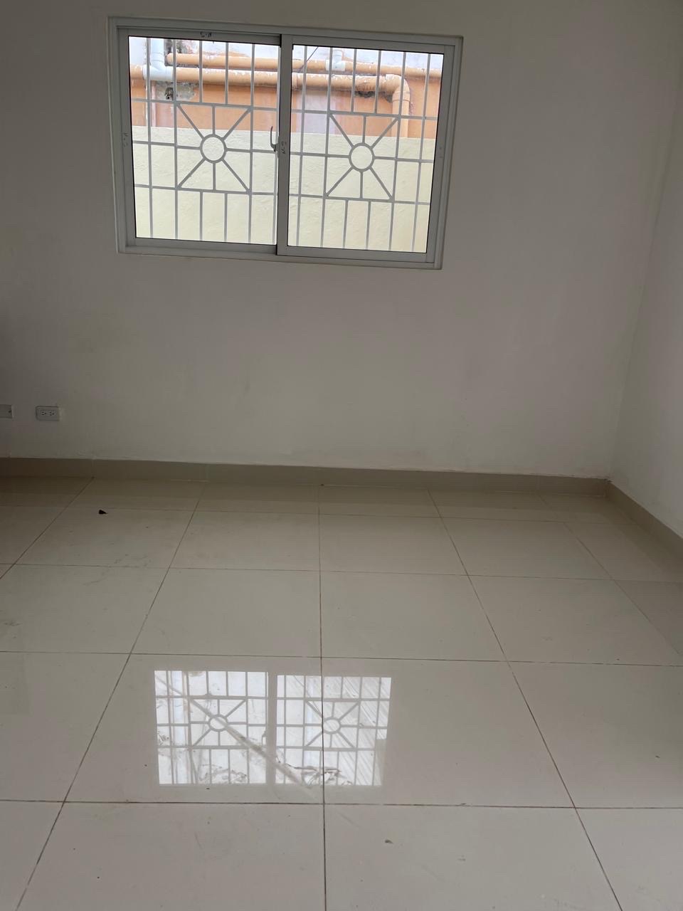 casas - venta de casa en santo Domingo norte a 3 minutos de la charles de Gaulle  7