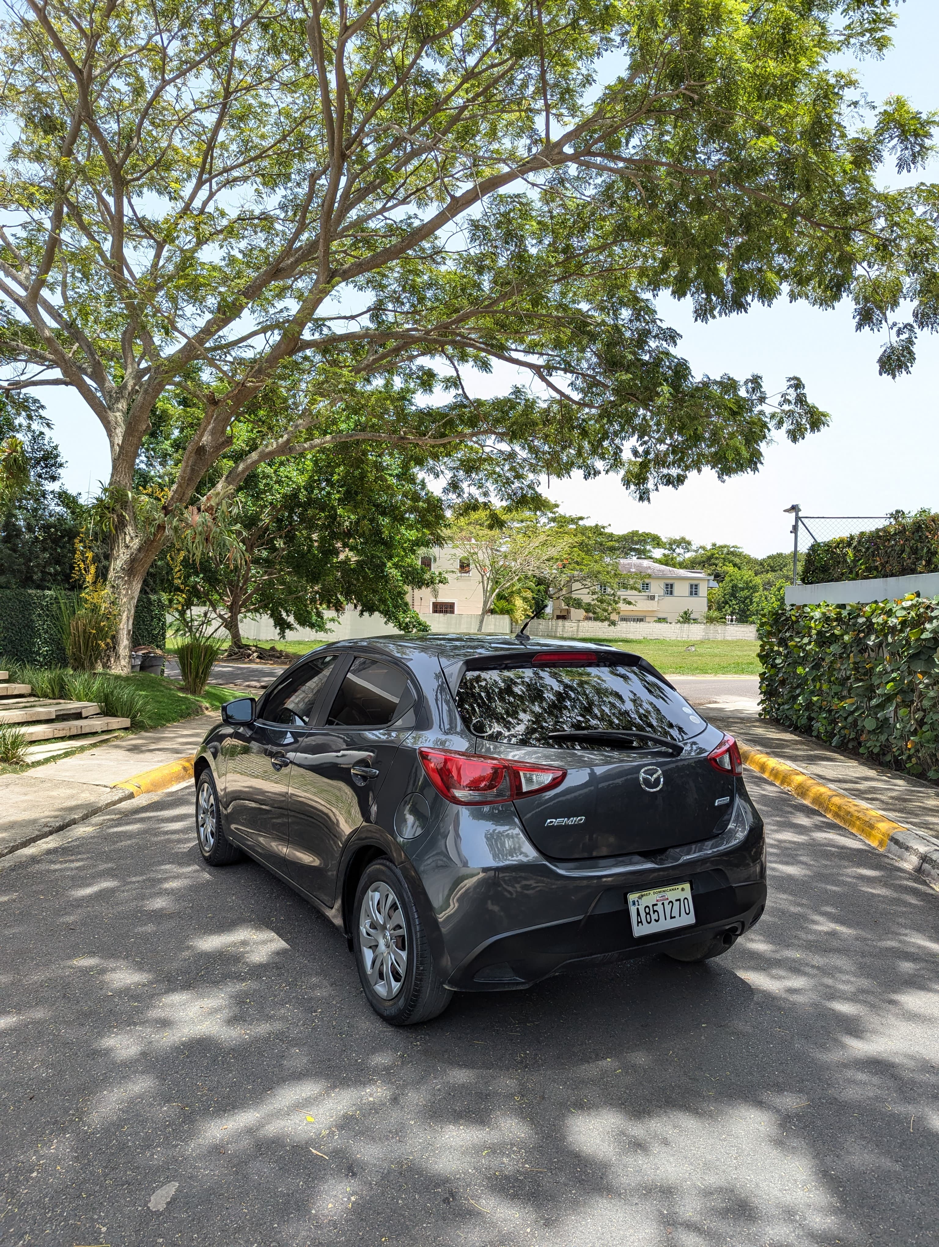 carros - mazda demio 2017 3