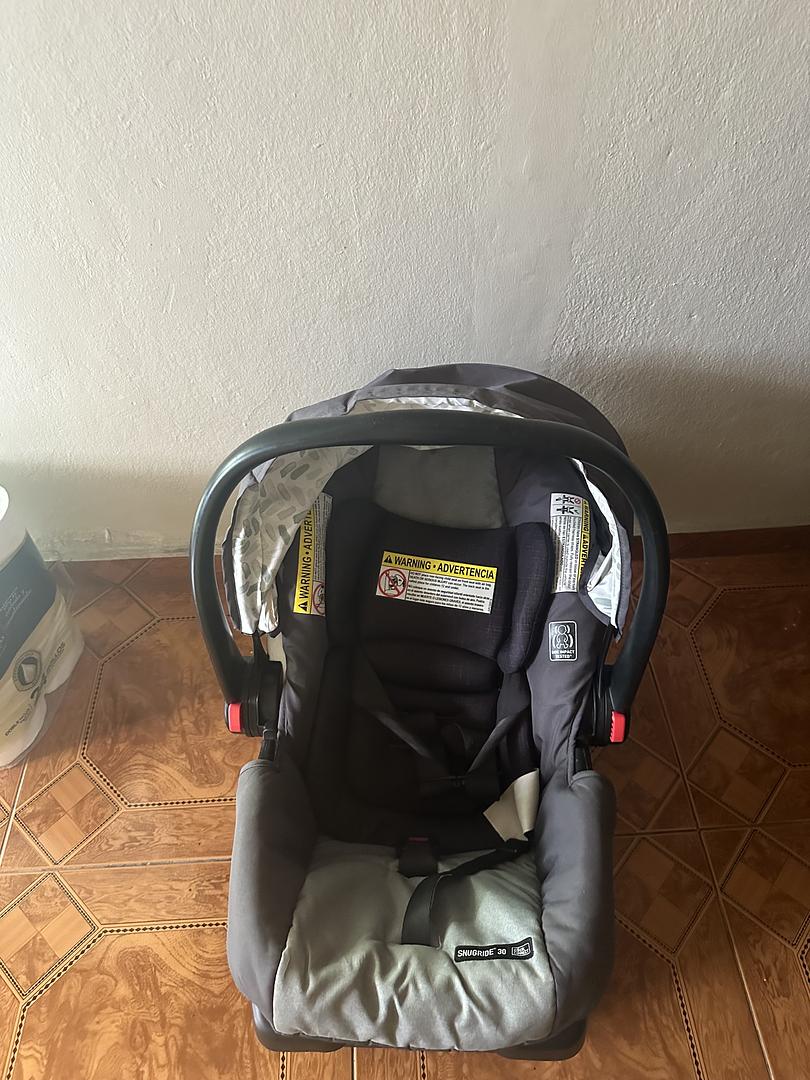 coches y sillas - venta de carrito para bebé junto con su silla para auto, marca Graco, color Gris 2