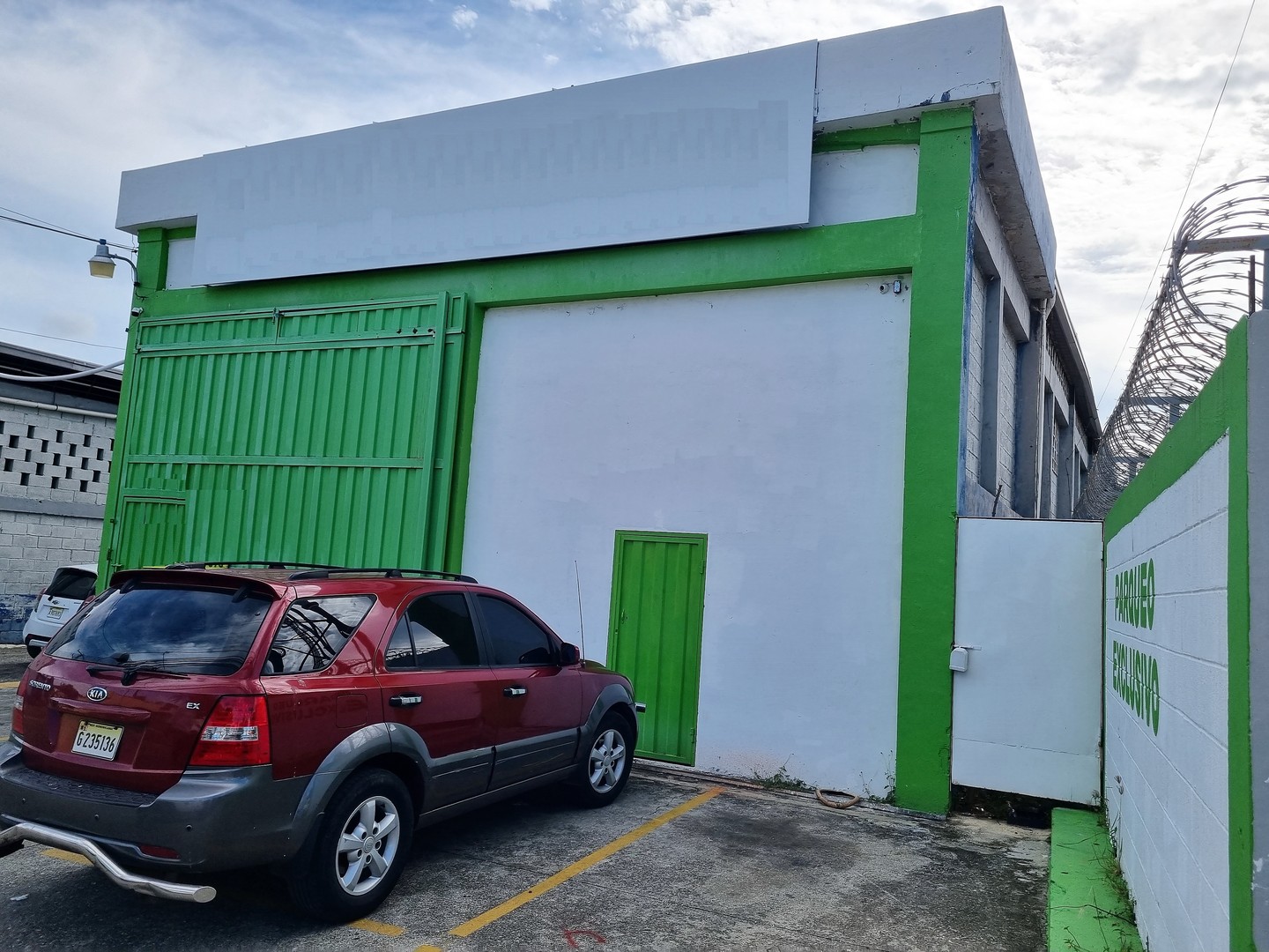 oficinas y locales comerciales - Alquiler Nave industrial de doble altura en block reforzado en Manoguayabo 9