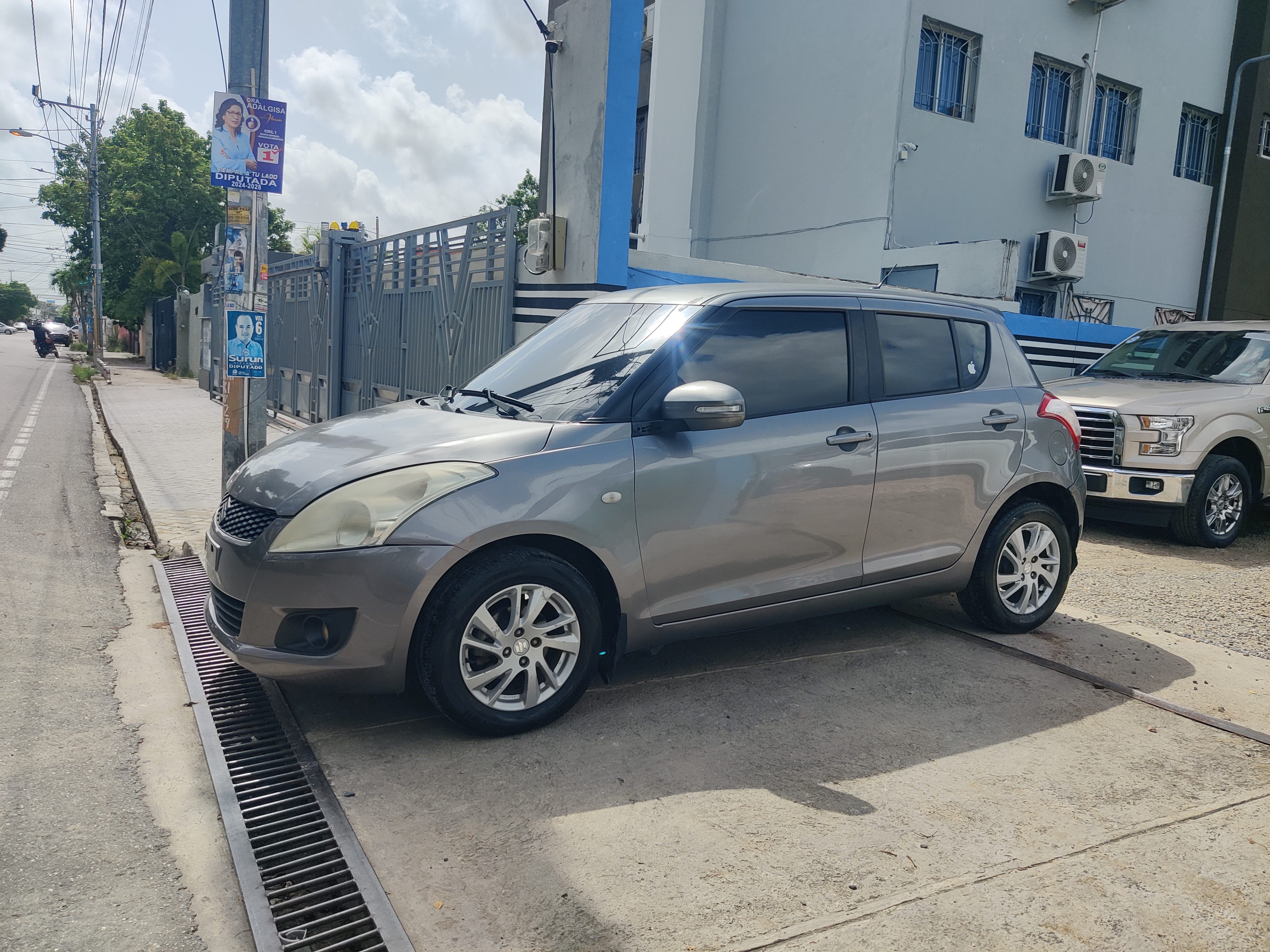 carros - SUZUKI SWIFT 2015 3