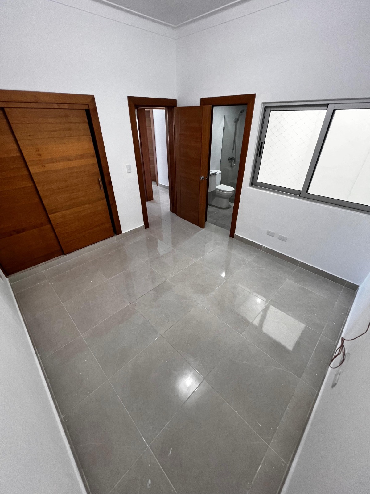 apartamentos - Alquiló bella vista piso 6 tres hab con su baño d 2