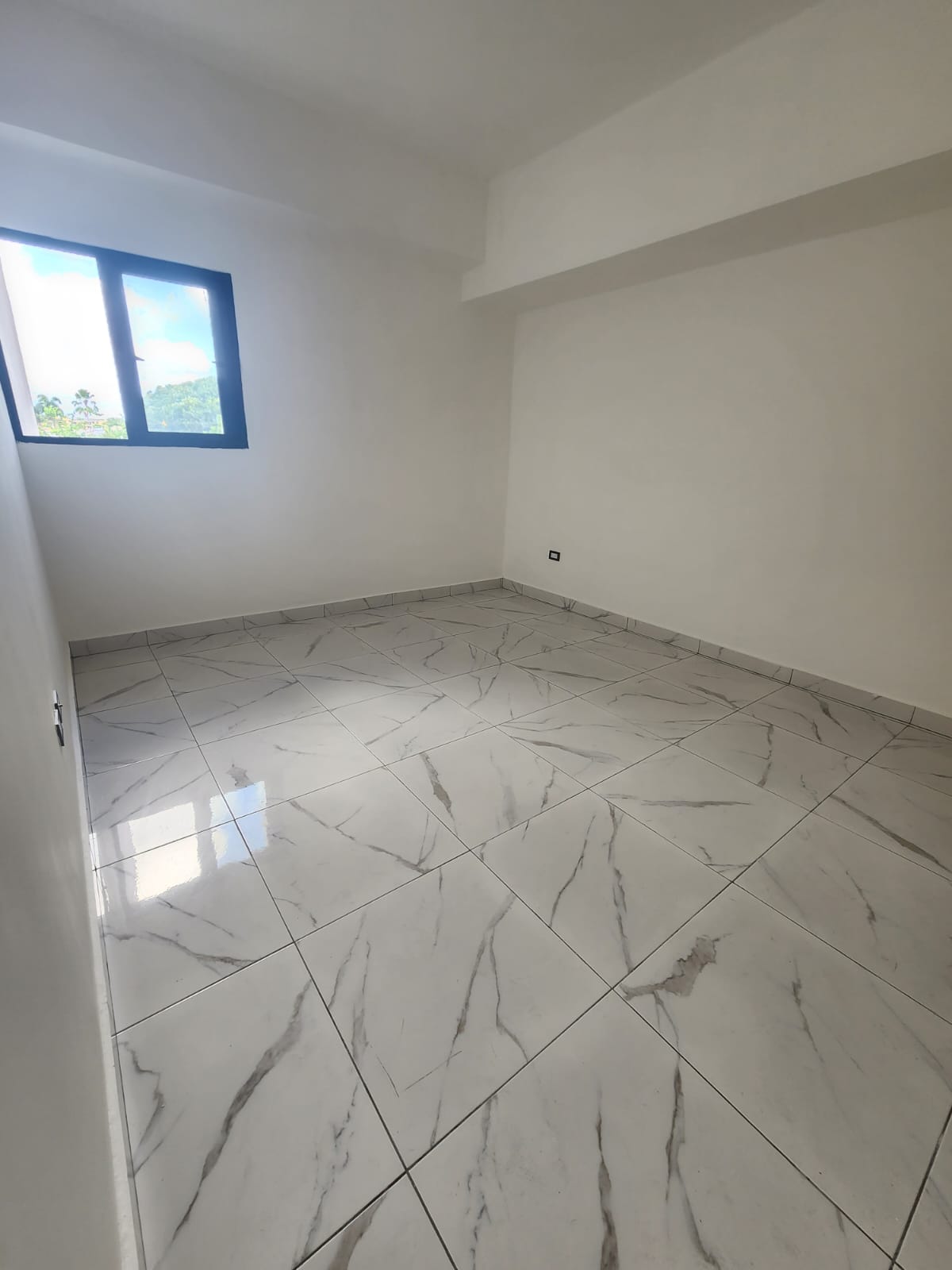 apartamentos - Alquiló en el millón una hab 1.5 baños parqueo  2