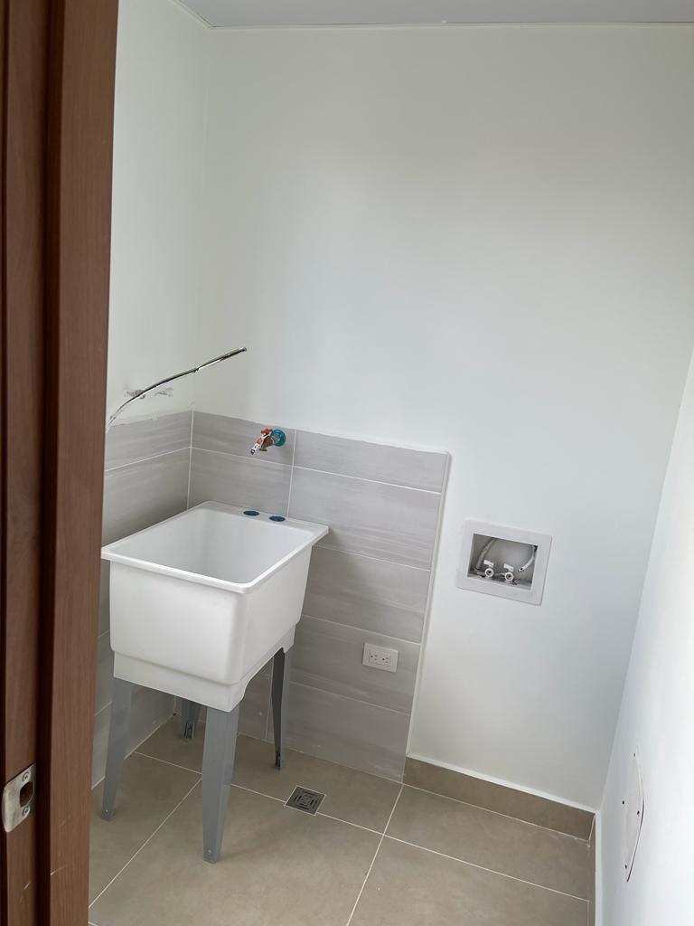 apartamentos - Alquilo 3er Nivel Avenida Beisbolistas 20