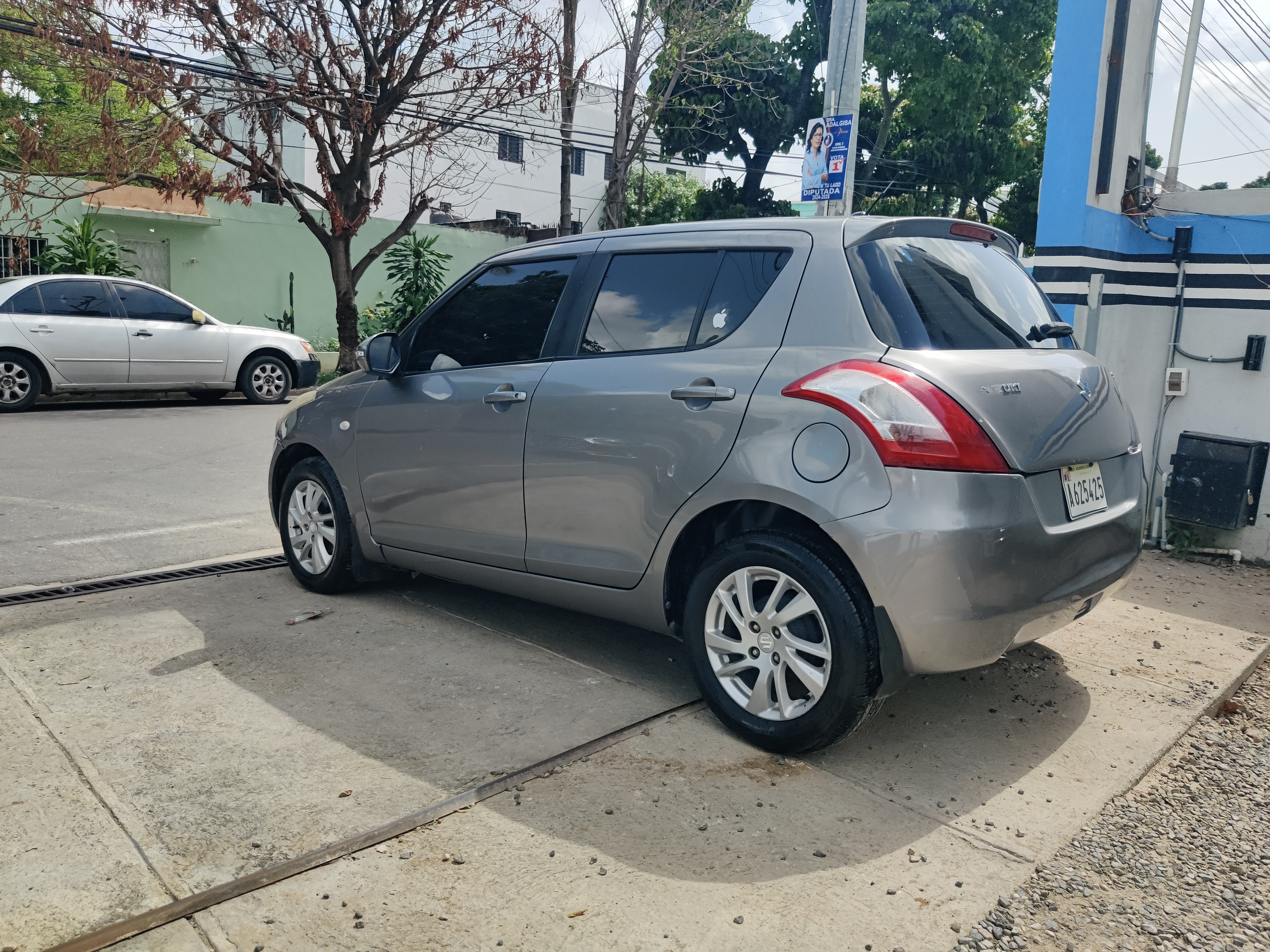 carros - SUZUKI SWIFT 2015 4