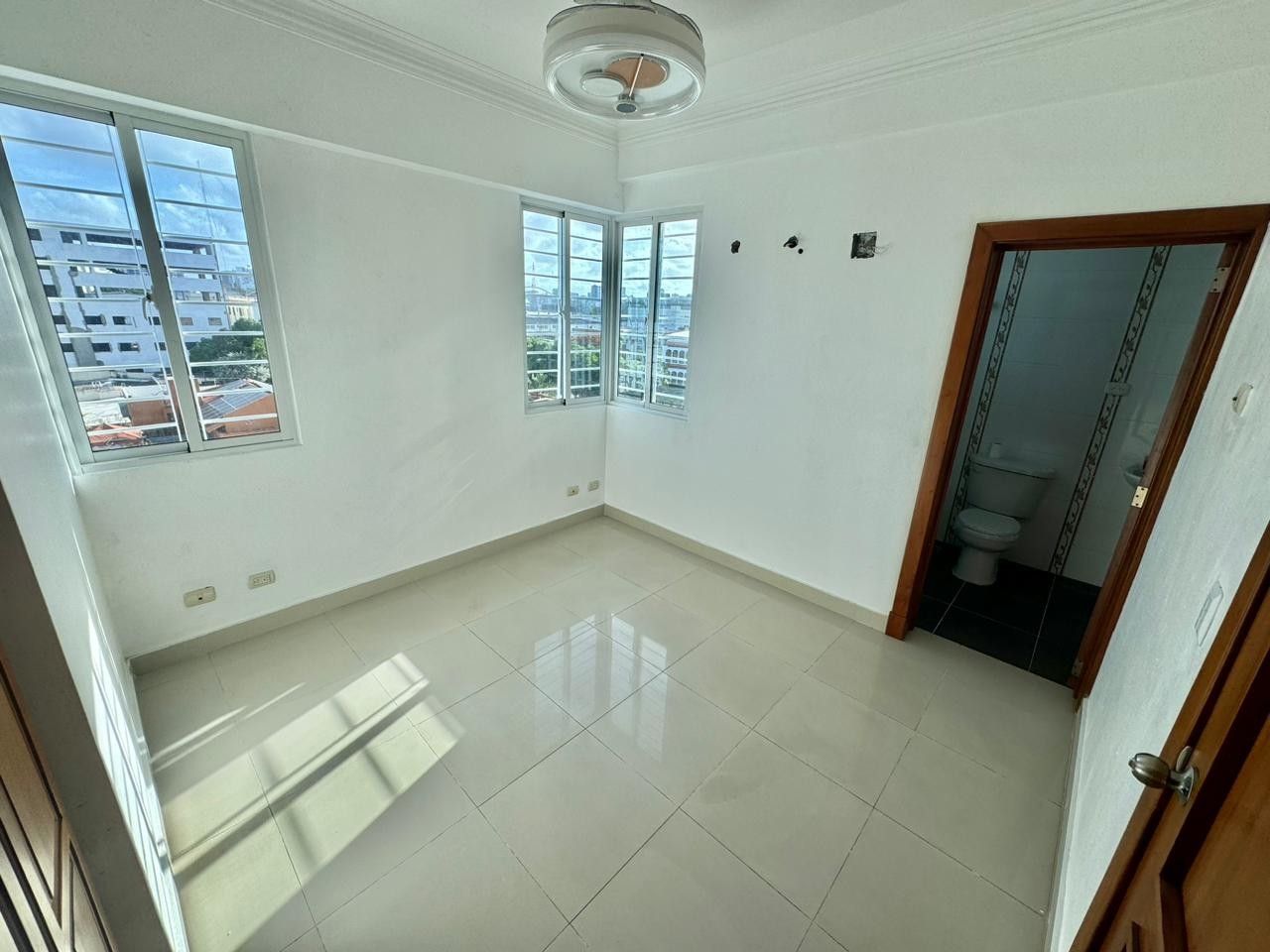 apartamentos - Penthouse en Venta
MIRAFLORES
USD 220,000.00
Mantenimiento: RD$4,500.00


 7