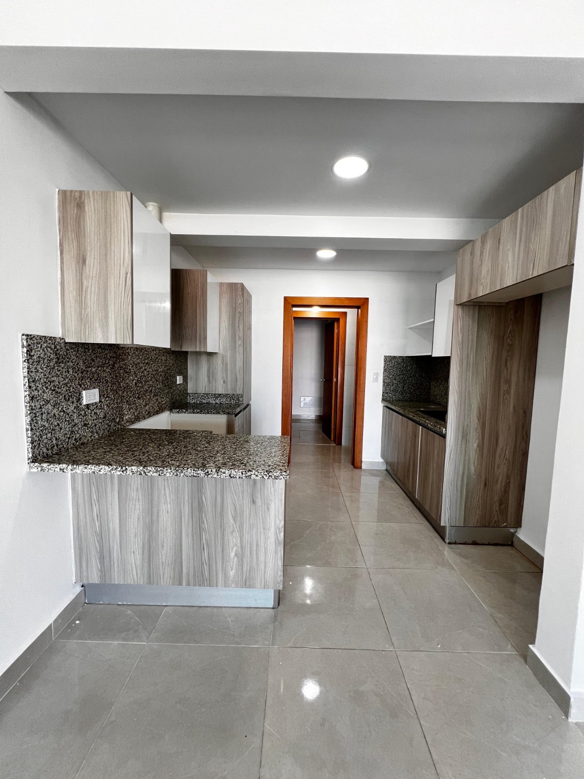 apartamentos - Alquiló bella vista piso 6 tres hab con su baño d 3