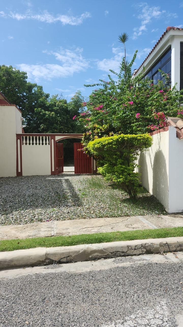 casas - venta de casa con 514mts próximo a la avenida España santo Domingo este  9