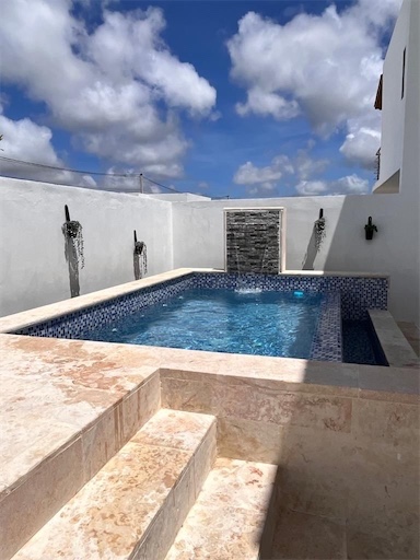 casas vacacionales y villas - Venta de villa townhouse con jacuzzi en punta cana a 2 minutos de downtown  6