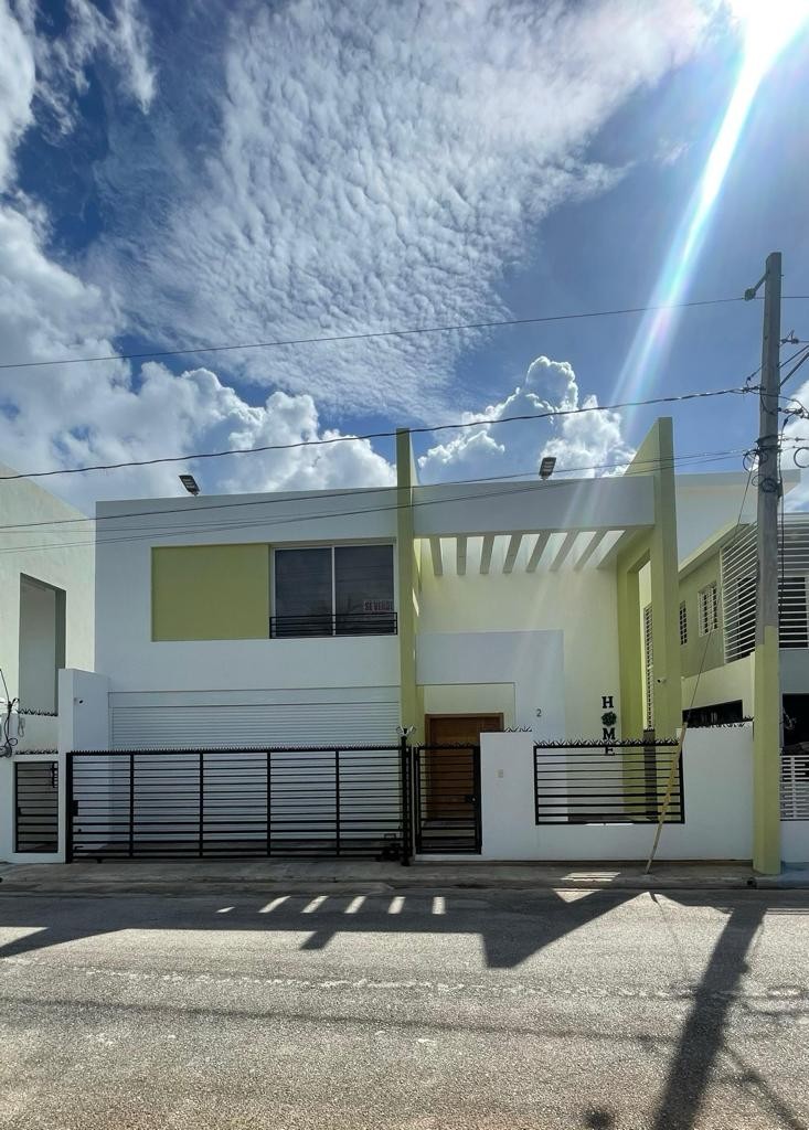 casas - Casa en Venta en la Romana. 200m2 de solar.

 