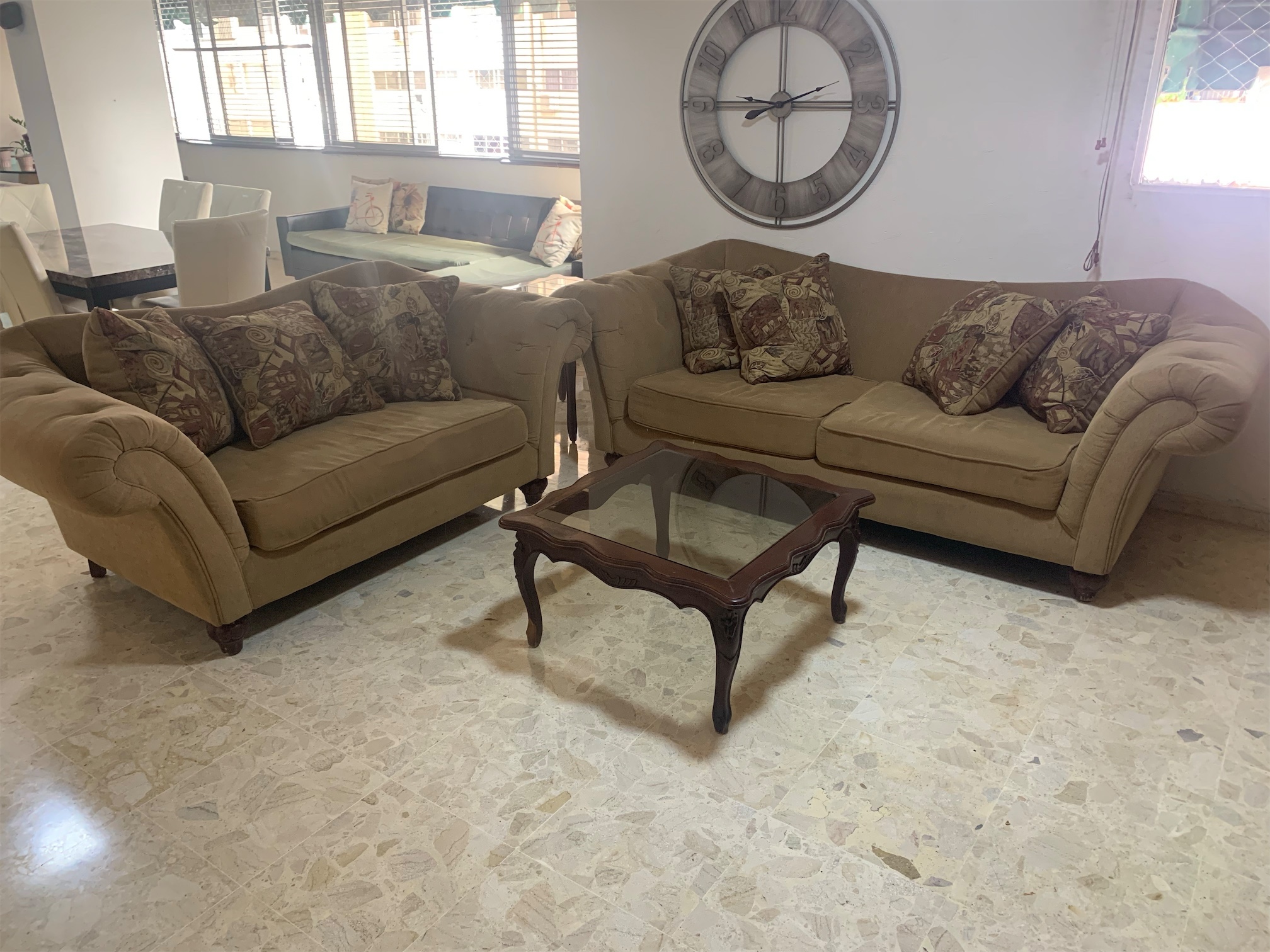 muebles y colchones - Sofá 3-2 con mesa incluida