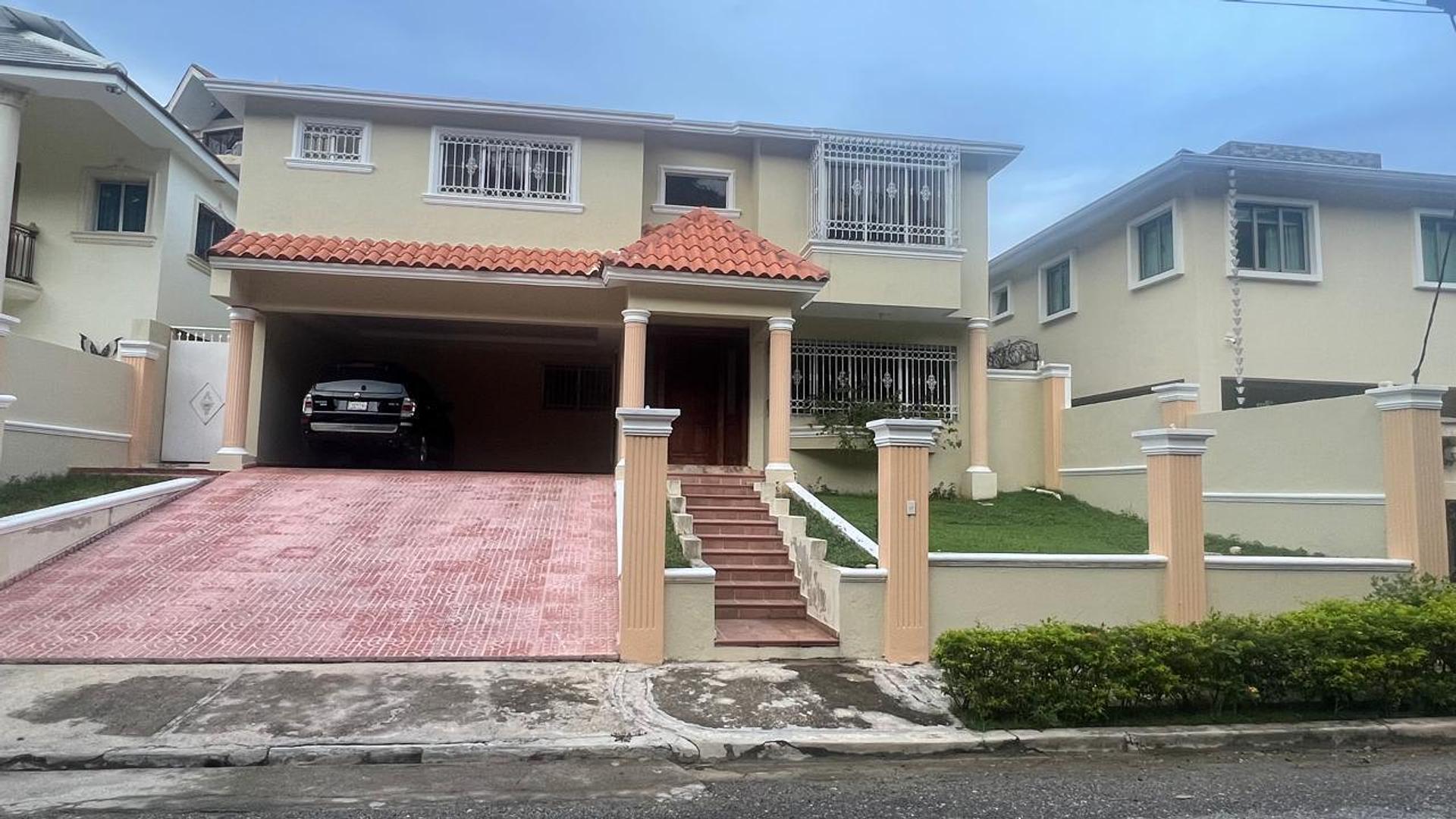 casas - hermosa casa en venta en colinas del oeste,Santo Domingo Oeste 