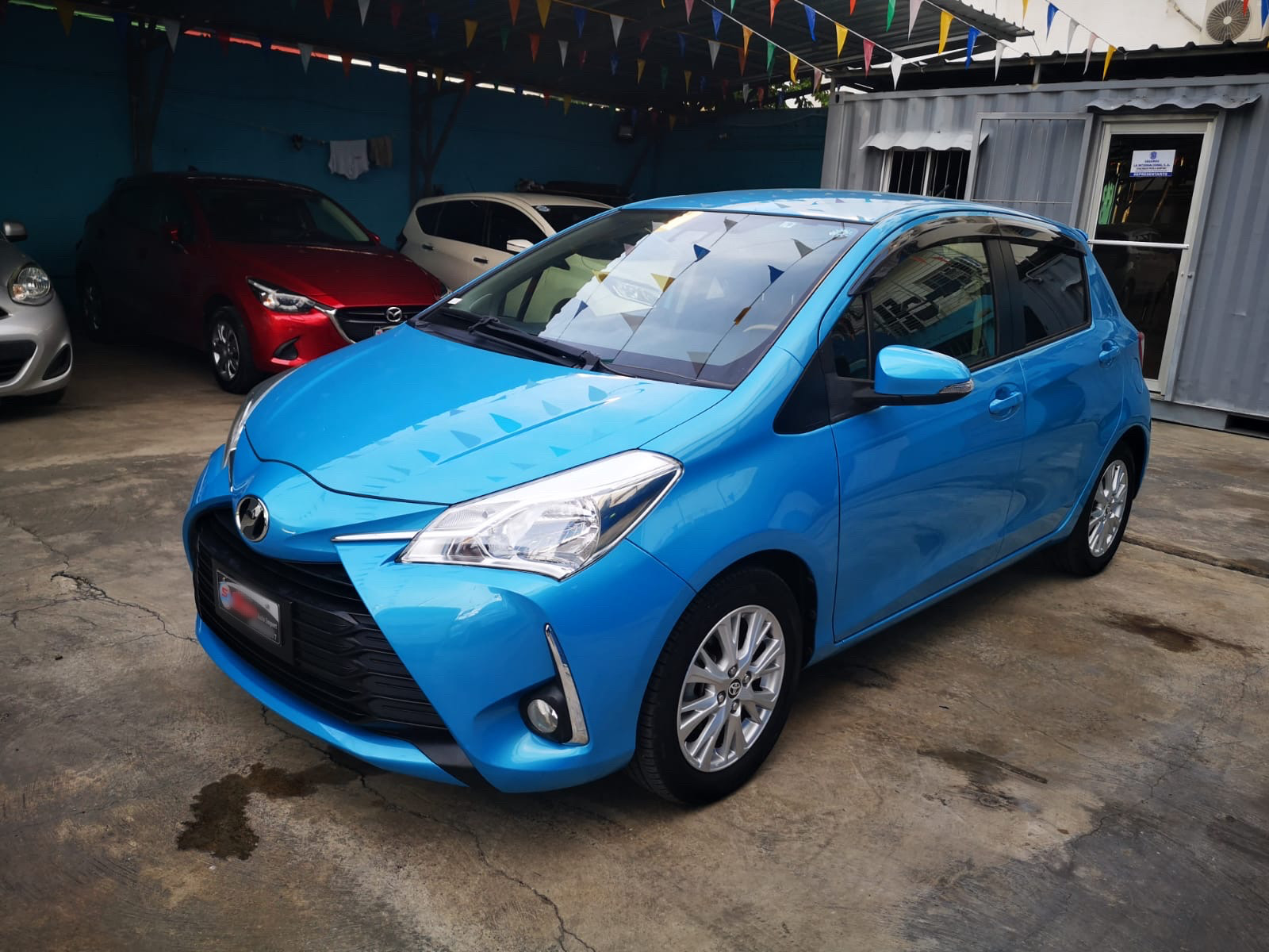 carros - OFERTA Toyota Vitz 2018 el FULL y en color especial 1