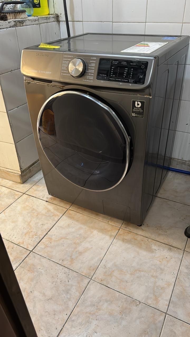 electrodomesticos - Lavadora secadora Samsung de 24 libras