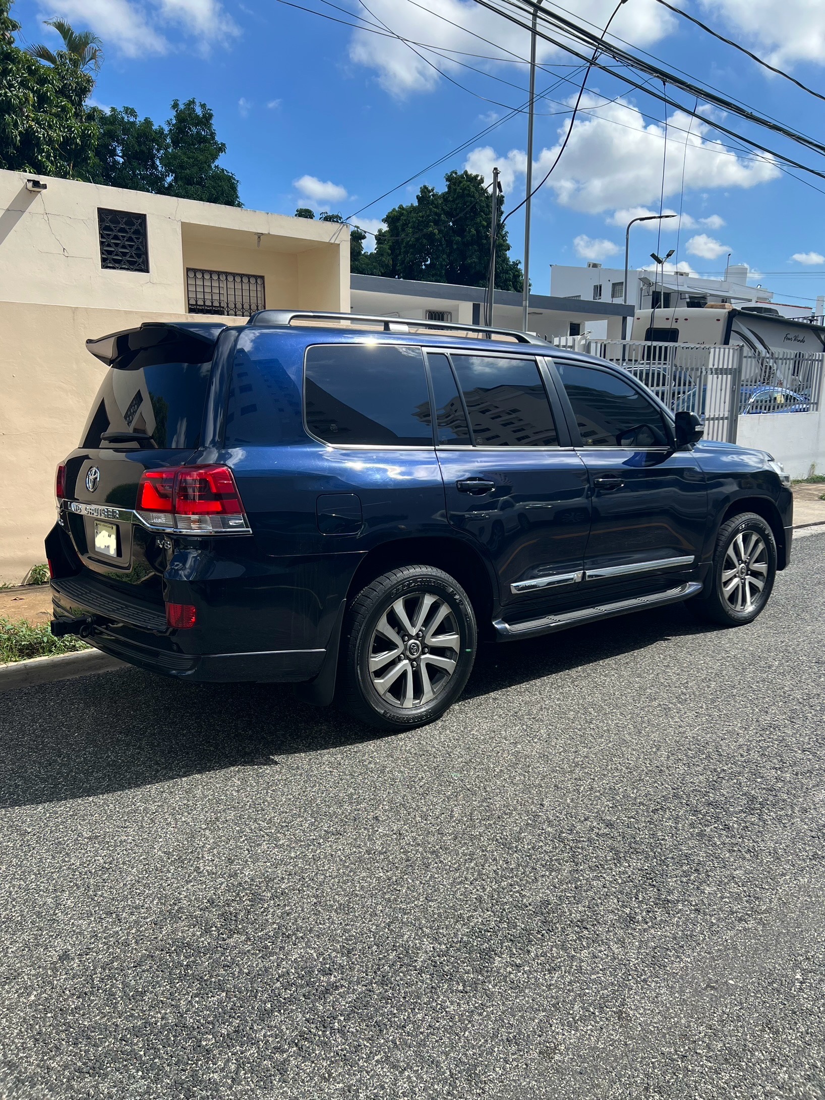 jeepetas y camionetas - Se vende Toyota Land Cruiser 300 VX-R año 2020, excelentes condiciones 1