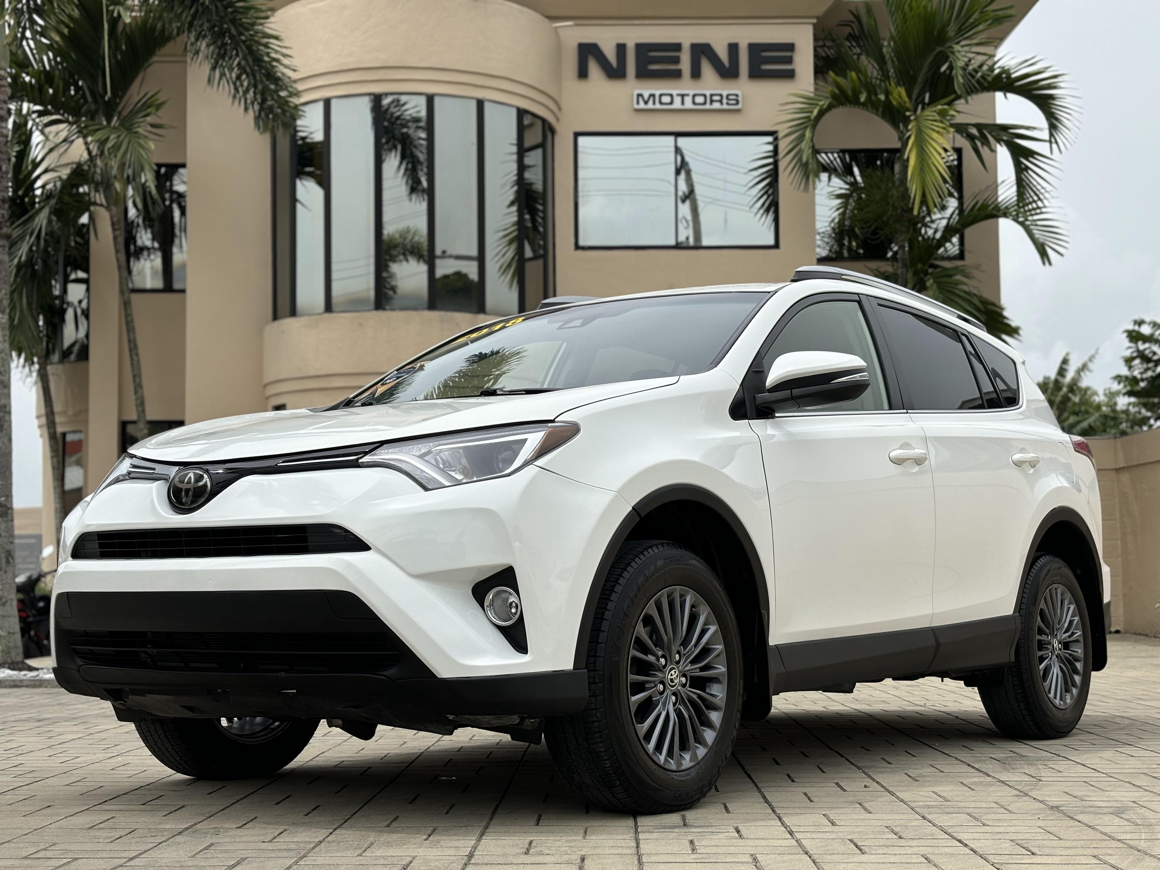 jeepetas y camionetas - Toyota Rav4 LE año 2018.