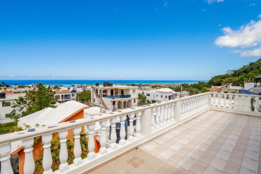 casas - Casa con piscina y una vista espectacular al mar y la montaña  7